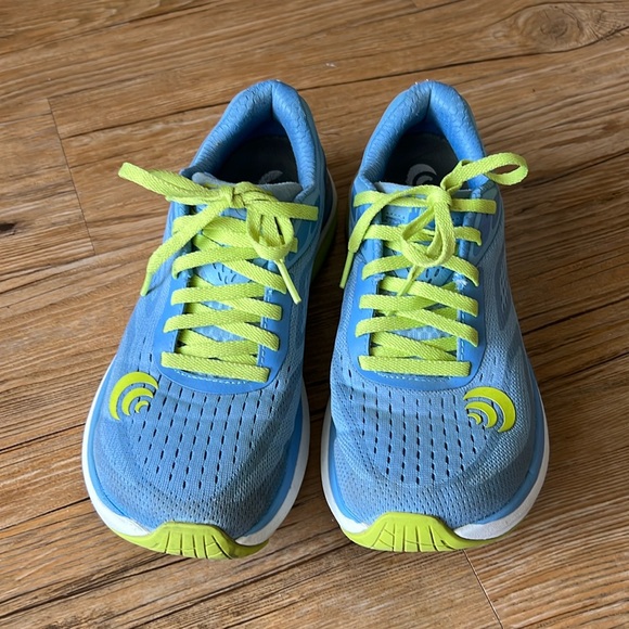 TOPO Ultrafly Women’s Running Shoes Size 7 - Picture 2 of 11